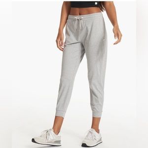 vuori performance joggers / size: small / pale grey heather